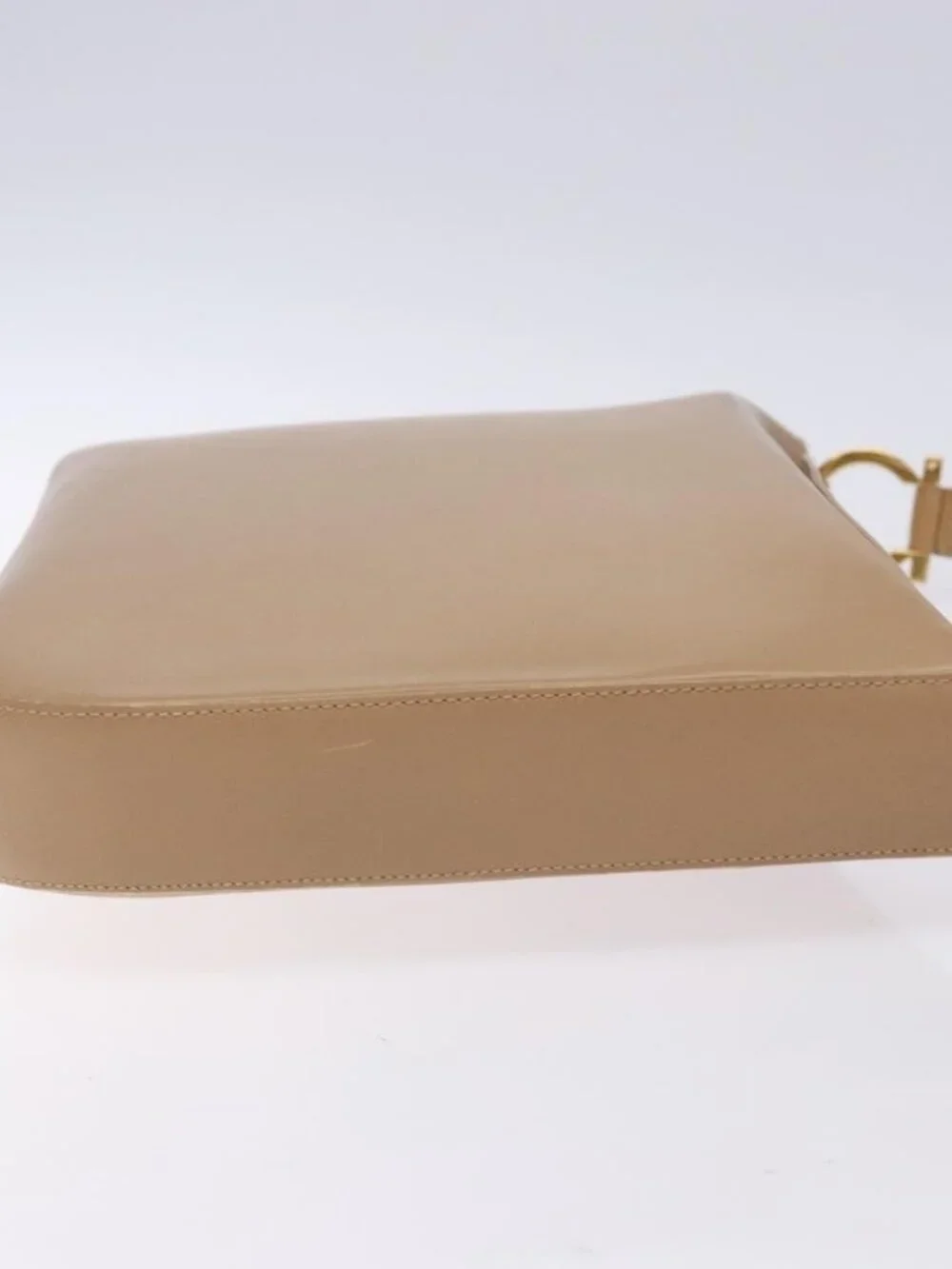 Salvatore Ferragamo Gancini Shoulder Bag Leather Beige Gold Auth BA4057